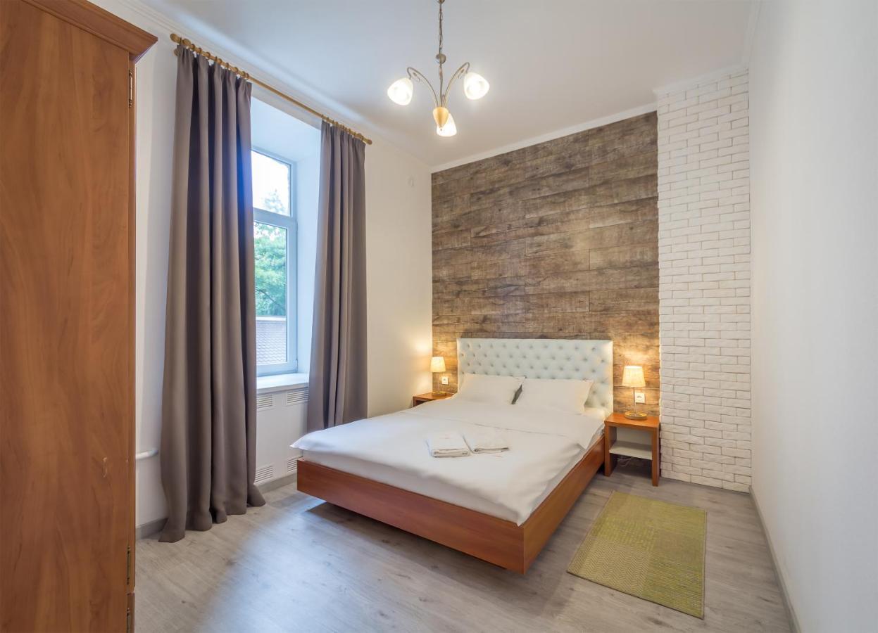 Apartments On Velyka Vasylkivska 47 Kijev Kültér fotó